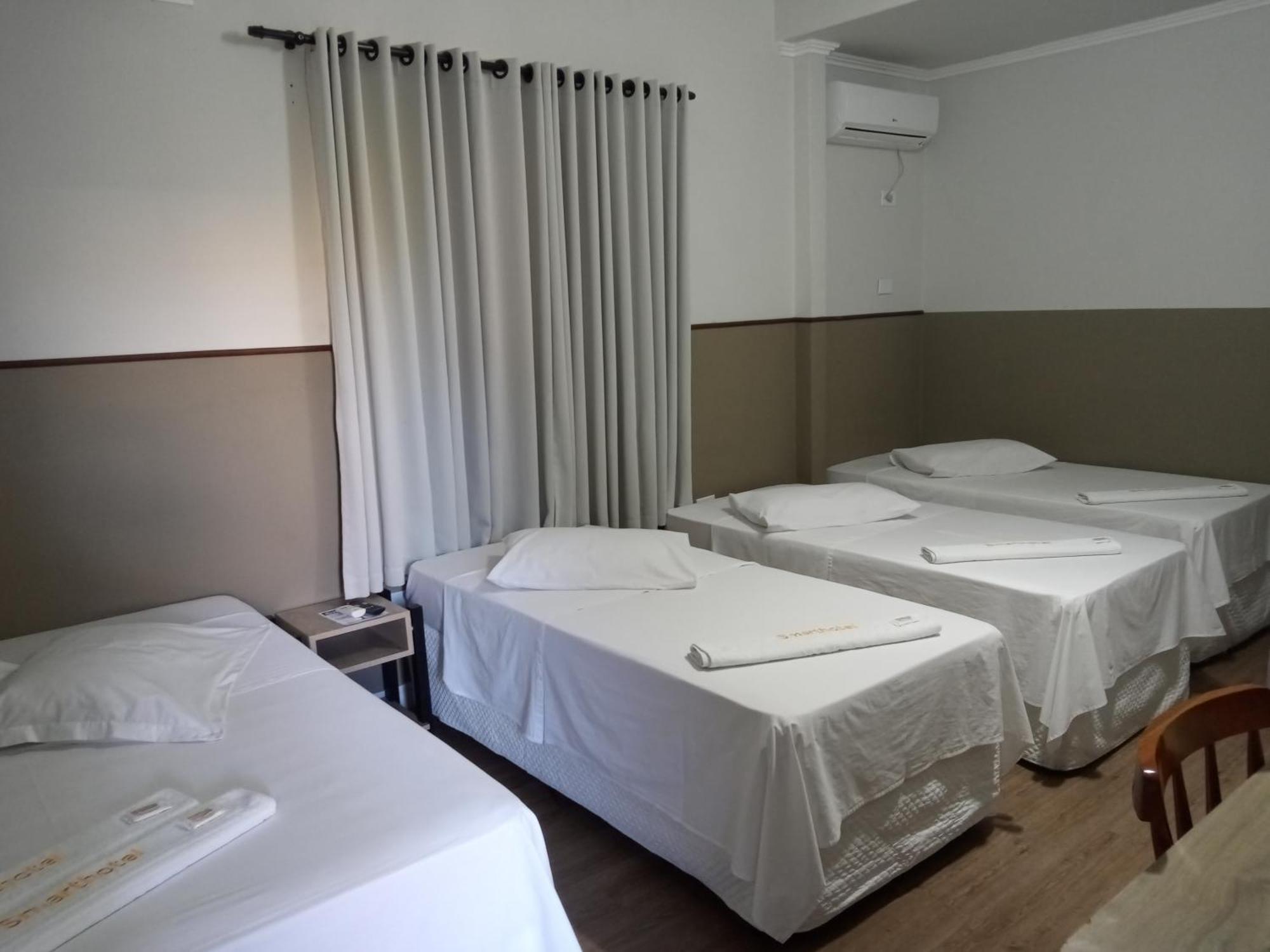 רג'יסטרו Smart Hotel חדר תמונה