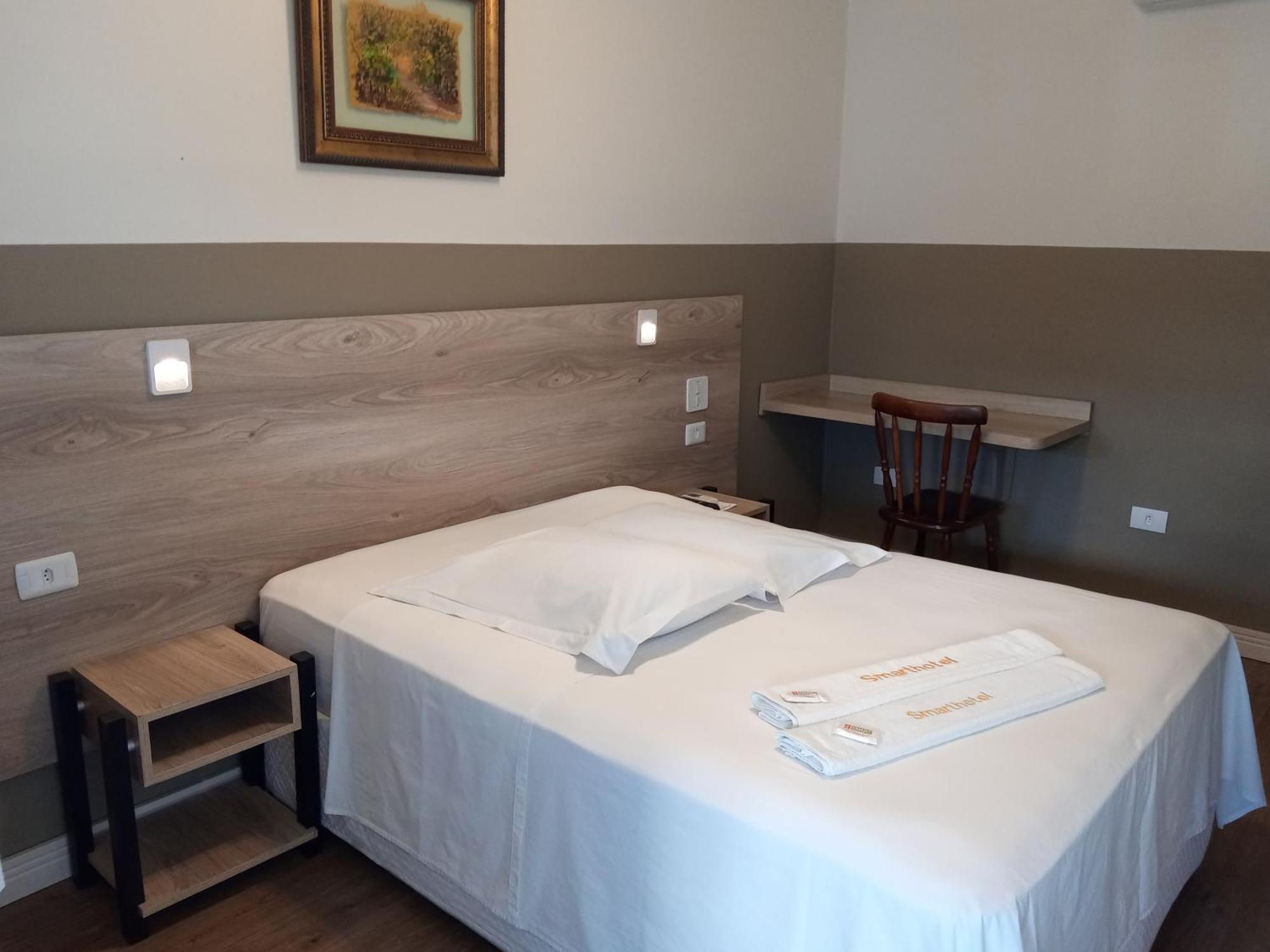רג'יסטרו Smart Hotel חדר תמונה
