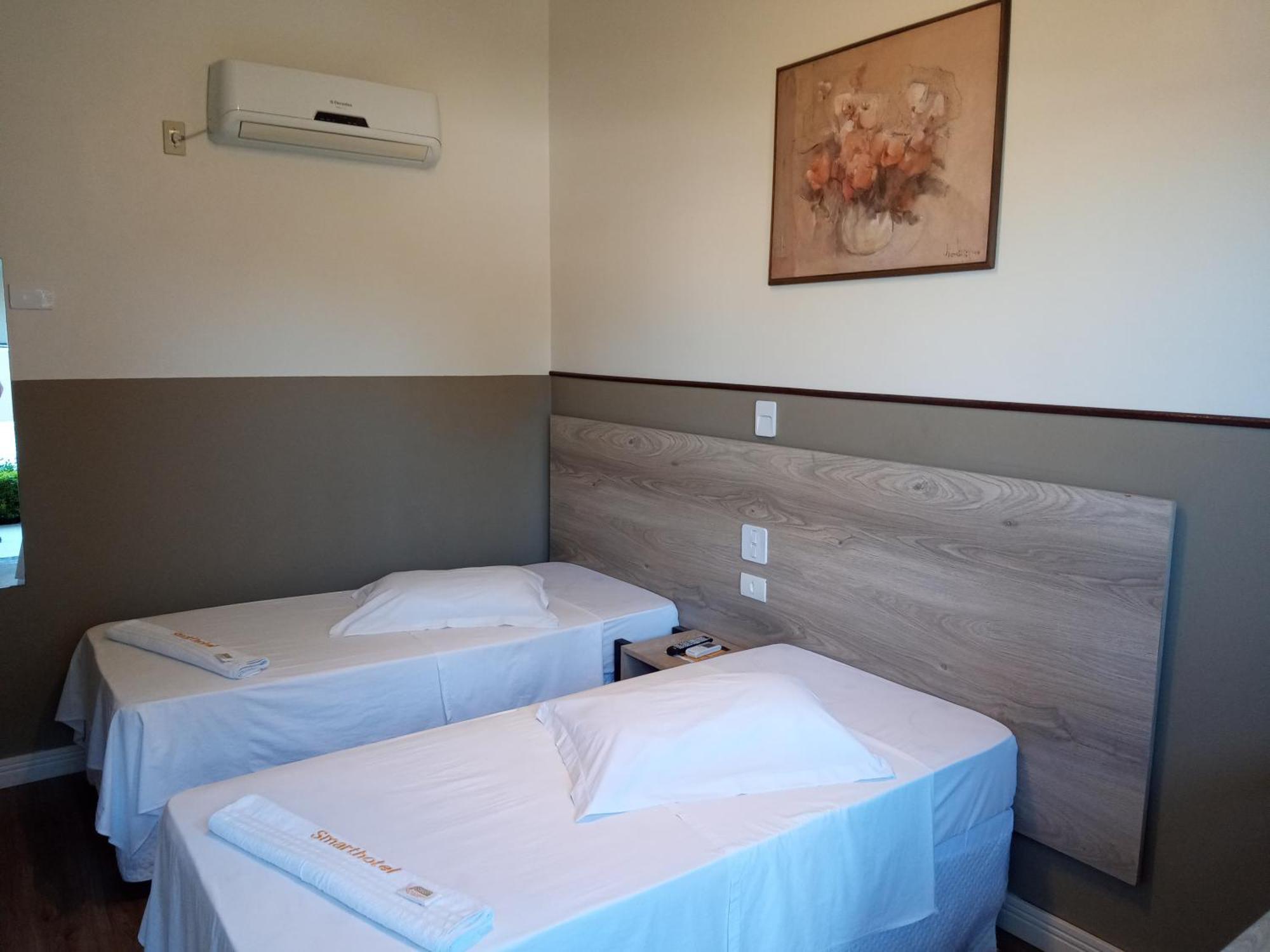 רג'יסטרו Smart Hotel חדר תמונה