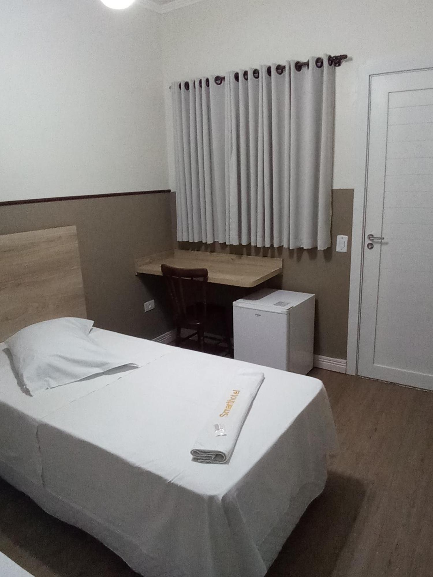 רג'יסטרו Smart Hotel חדר תמונה