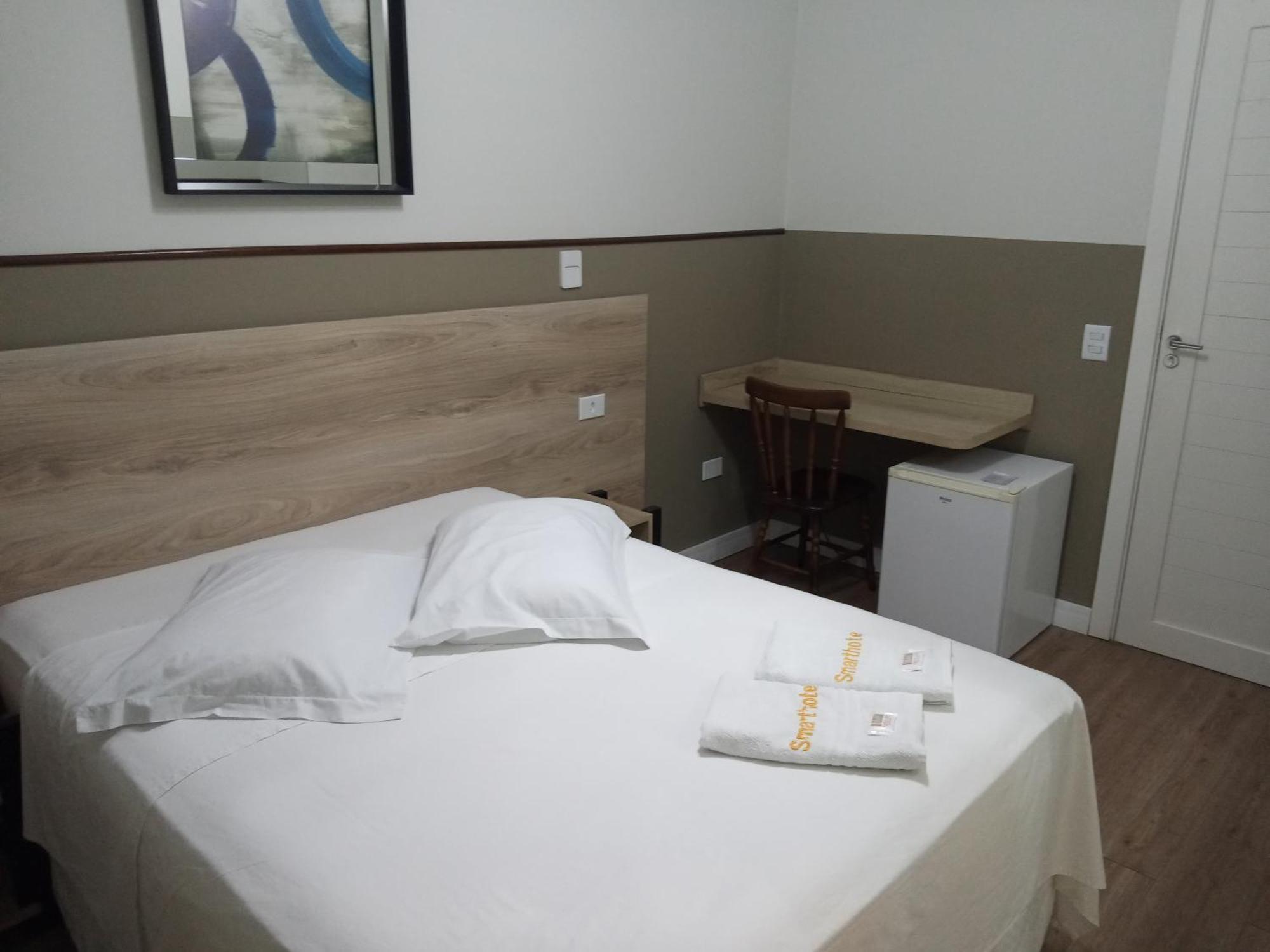 רג'יסטרו Smart Hotel חדר תמונה
